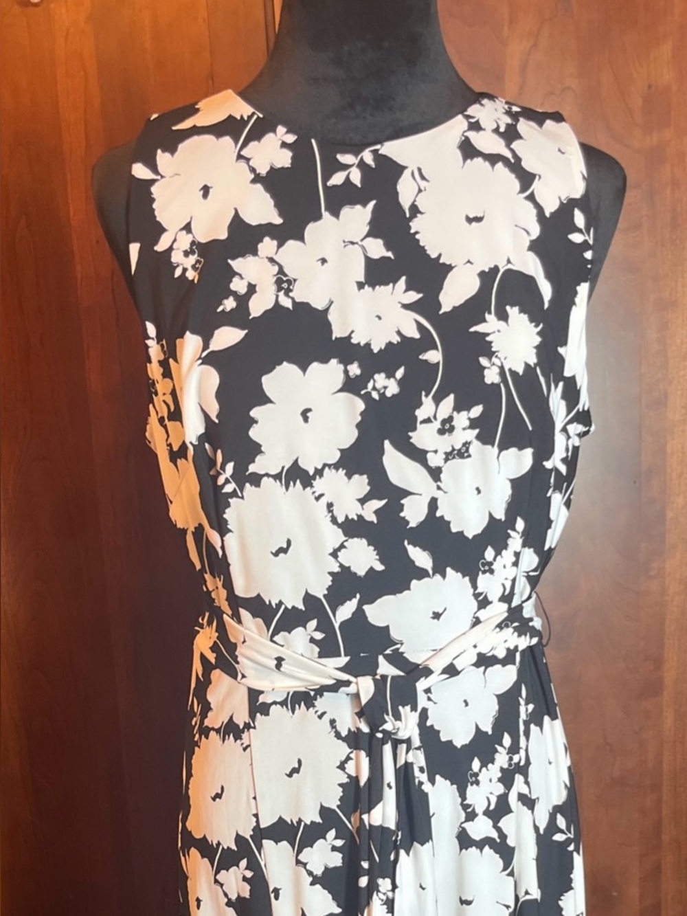NWOT Anne Klein Sz. 10 Black and White Floral Midi Dress with Waist Tie
